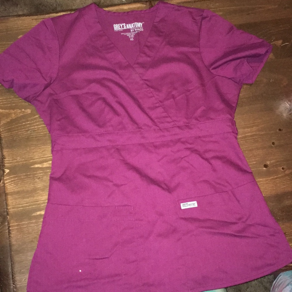 XS Grey’s Anatomy’s scrub top